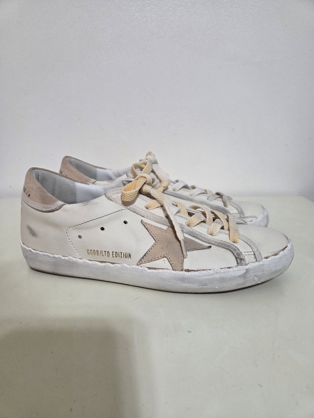 Golden Goose Super-Star Classic With List - Cream & Beige Low-Top Star Sneakers - Picture 5 of 15